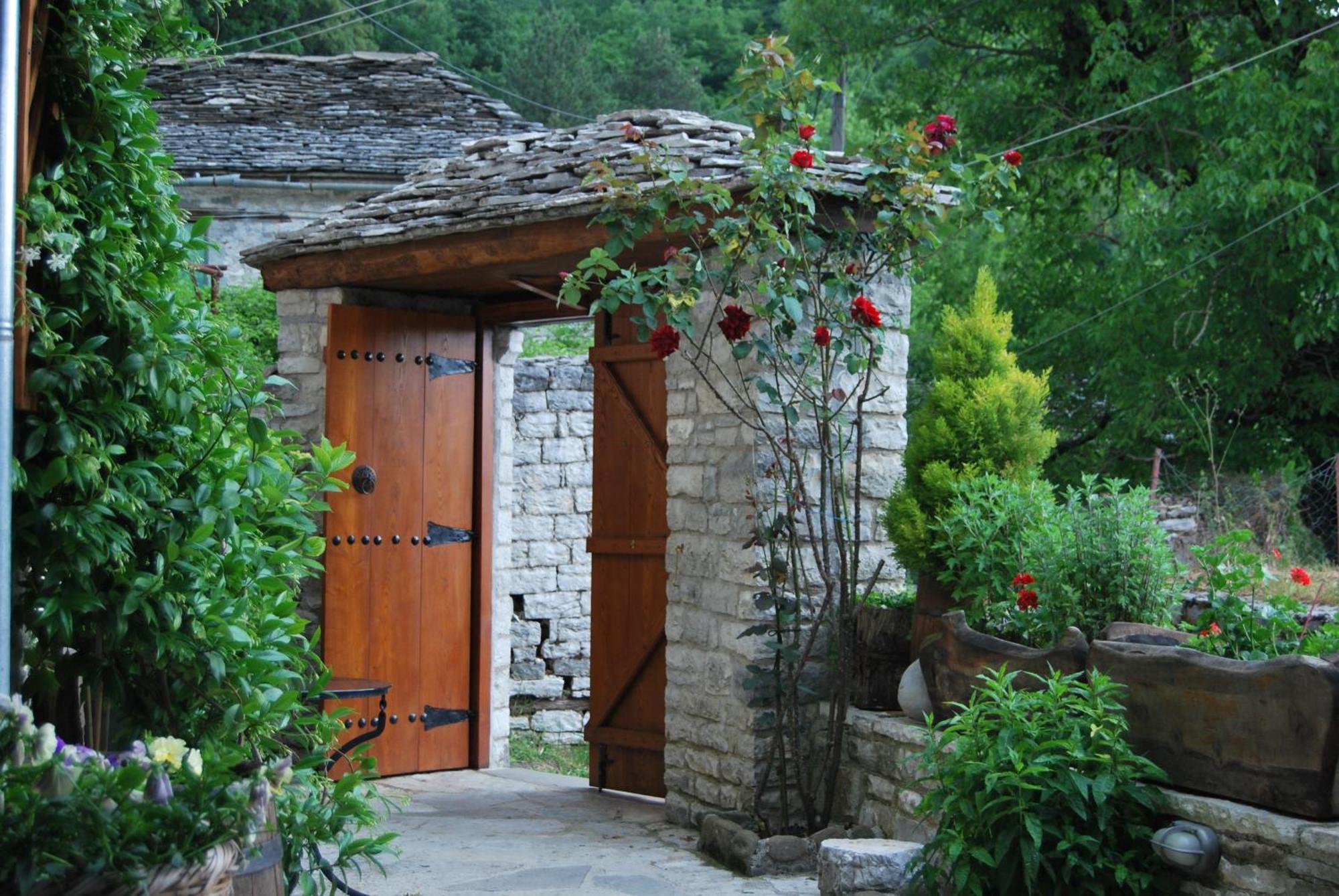 Tritoxo Guesthouse Koukkoúlion 외부 사진